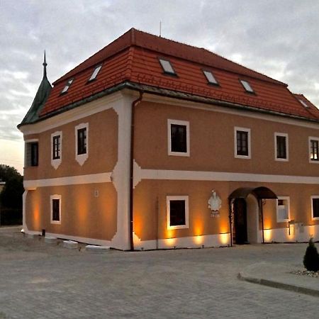 Kastiel Ottlyk Hotel Bánovce nad Bebravou Buitenkant foto